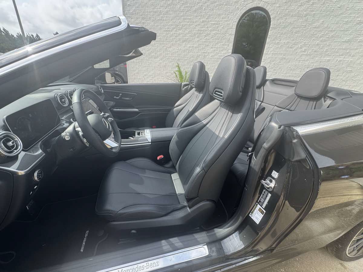 Used 2025 Mercedes-Benz CLE 300 4MATIC Cabriolet w/ Night Package image 7