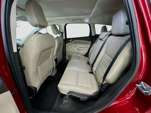 Used 2019 Ford Escape Titanium AWD/4WD image 30
