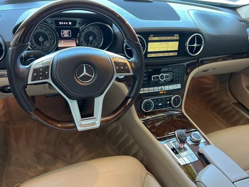 Used 2013 Mercedes-Benz SL 550 image 3