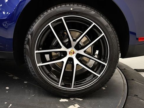 Used 2025 Porsche Macan image 15