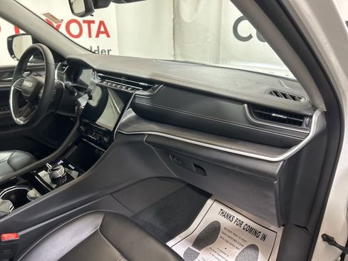 Used 2023 Jeep Grand Cherokee Limited image 13