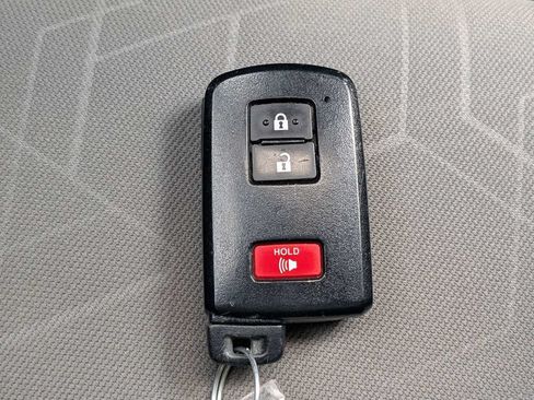 Used 2020 Toyota Tacoma TRD Off-Road AWD/4WD image 27