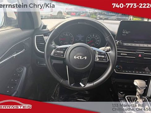Used 2023 Kia Seltos EX AWD/4WD image 7