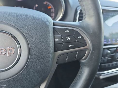 Used 2019 Jeep Grand Cherokee Altitude image 17