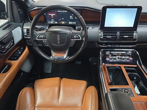 Used 2019 Lincoln Navigator Reserve image 26