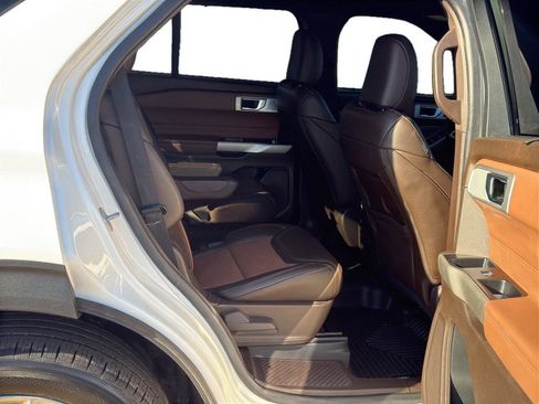 Used 2022 Ford Explorer King Ranch w/ Technology Package image 8