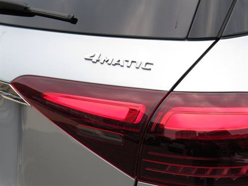 Used 2025 Mercedes-Benz GLE 450 4MATIC image 33