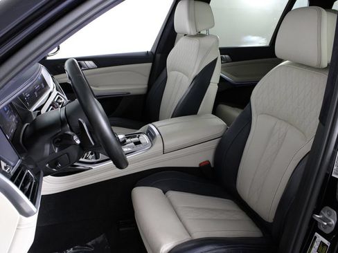 Used 2021 BMW X7 M50i AWD/4WD image 19