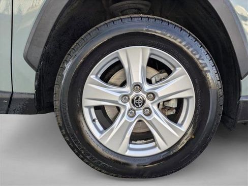 Used 2021 Toyota RAV4 XLE image 22
