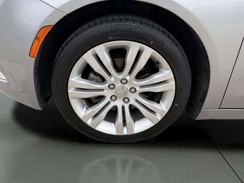 Used 2015 Chrysler 200 Limited w/ Spring Special Group FWD image 21