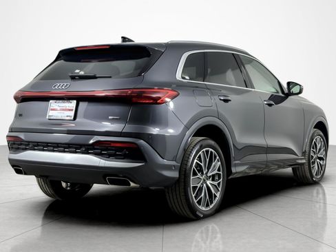 Used 2025 Audi Q5 Premium Plus w/ Premium Plus AWD/4WD image 5