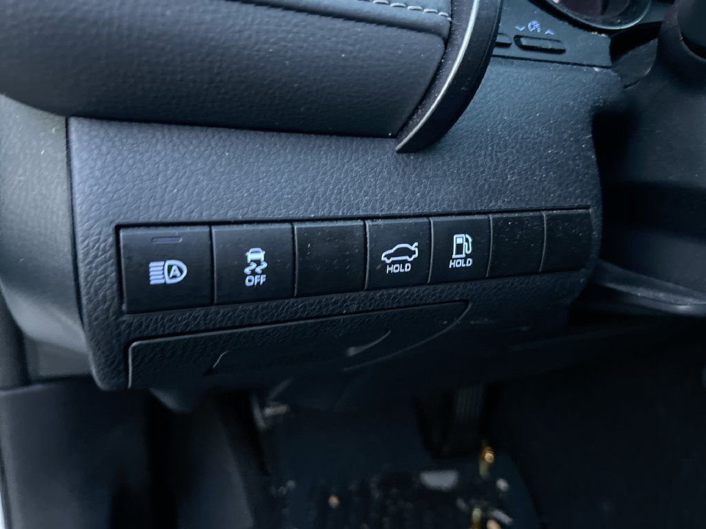 Used 2024 Toyota Camry SE FWD image 14
