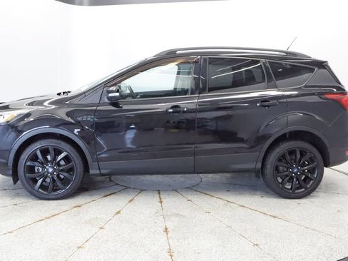 Used 2019 Ford Escape Titanium AWD/4WD image 2