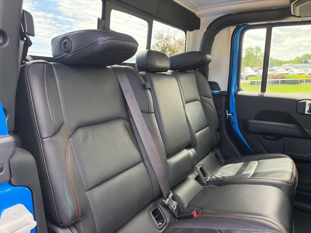 Used 2023 Jeep Gladiator Mojave w/ Cold Weather Group AWD/4WD image 39