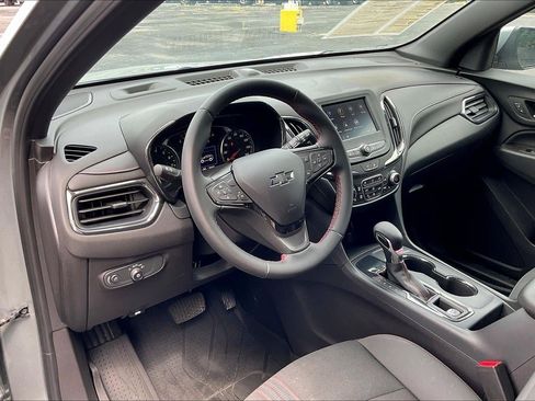 Used 2024 Chevrolet Equinox RS w/ LPO, Floor Liner Package FWD image 15