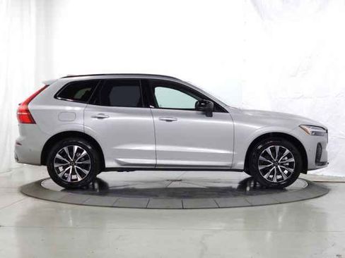 Used 2025 Volvo XC60 B5 Plus AWD/4WD image 11