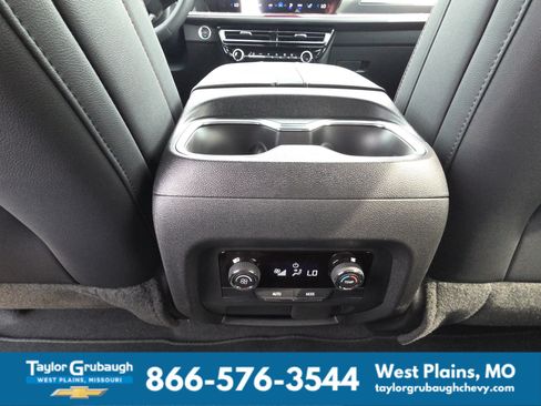 New 2026 Chevrolet Traverse Z71 w/ Enhanced Driving Package AWD/4WD image 31