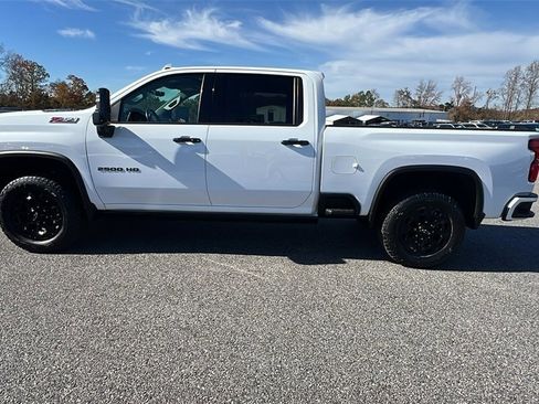 Certified 2022 Chevrolet Silverado 2500 LTZ w/ LTZ Plus Package image 8