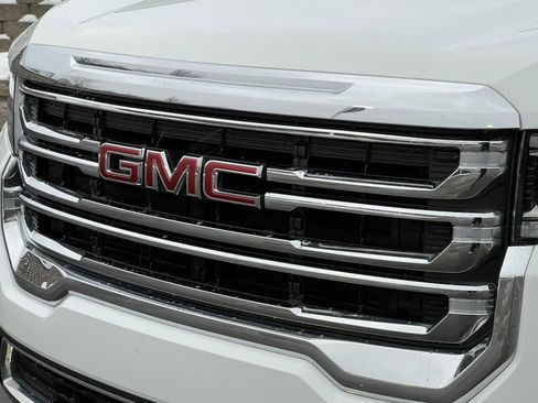 Used 2023 GMC Acadia SLE w/ LPO, Floor Liner Package image 39