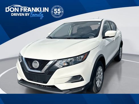 Used 2020 Nissan Rogue Sport S image 1