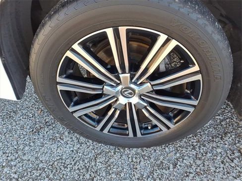 Used 2019 Lexus LX 570 4WD image 9