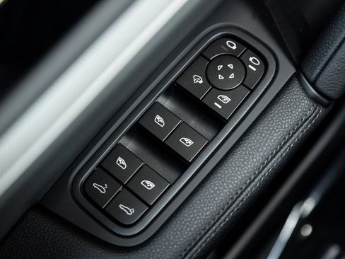Certified 2026 Porsche Cayenne AWD/4WD image 20