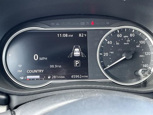 Used 2025 Nissan Versa SR FWD image 21