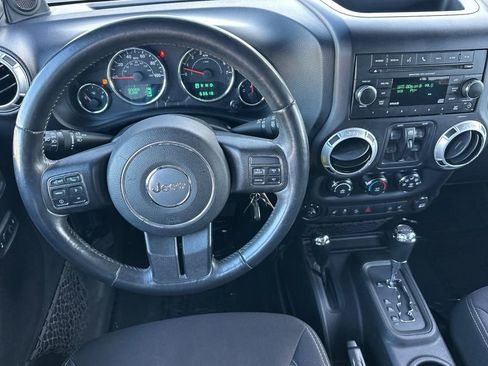 Used 2013 Jeep Wrangler Unlimited Sahara w/ Connectivity Group image 10