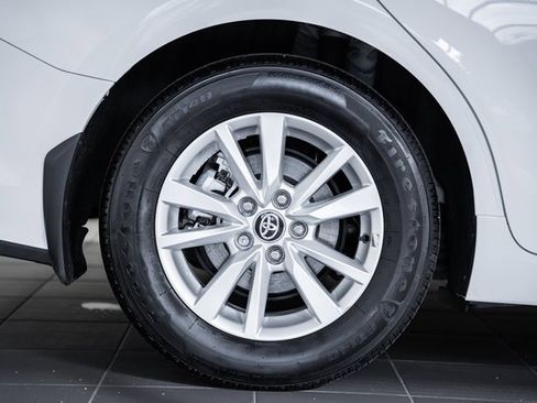 Used 2025 Toyota Camry LE image 16