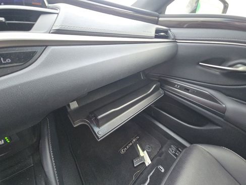 Used 2019 Lexus ES 300h w/ Premium Package FWD image 22