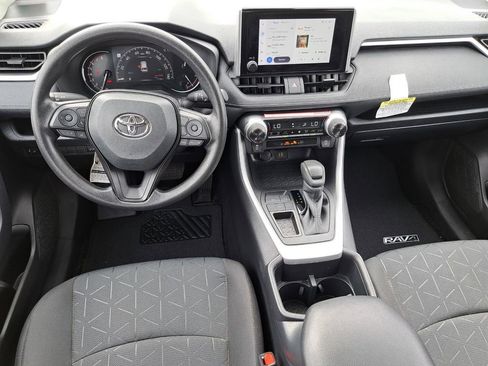 Used 2025 Toyota RAV4 XLE FWD image 21