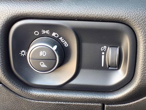 Used 2022 RAM 1500 Lone Star image 16