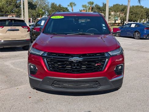 Used 2023 Chevrolet Traverse RS image 3