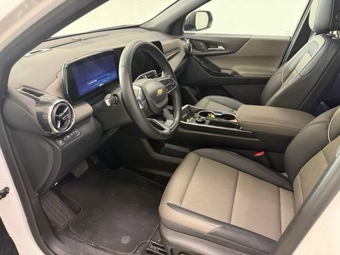 Used 2026 Chevrolet Equinox LT w/ Convenience Package II AWD/4WD image 12