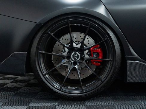 Used 2022 BMW M3 Competition w/ M Carbon Exterior Package image 25