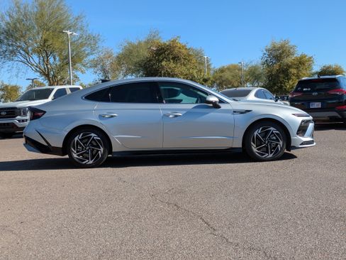 Certified 2024 Hyundai Sonata SEL w/ Convenience Package image 2