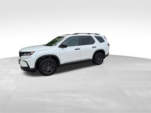 Used 2025 Honda Pilot TrailSport image 6