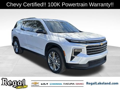 Certified 2025 Chevrolet Traverse LT image 1