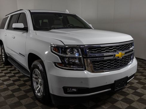 Used 2020 Chevrolet Suburban LT image 48