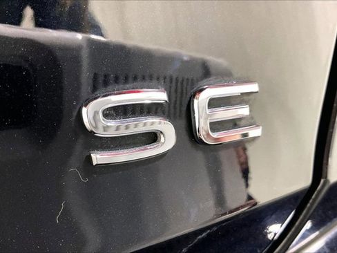 Used 2025 Volkswagen Jetta SE image 8