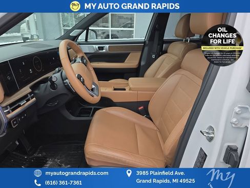 Used 2025 Hyundai Santa Fe Limited image 9