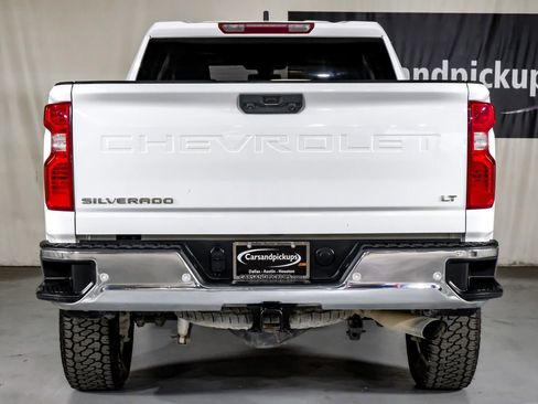 Used 2021 Chevrolet Silverado 2500 LT w/ Convenience Package image 9