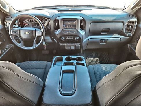 Used 2020 Chevrolet Silverado 1500 Custom w/ Custom Convenience Package AWD/4WD image 17
