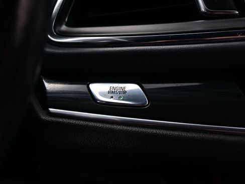 Used 2022 Buick Enclave Essence AWD/4WD image 25