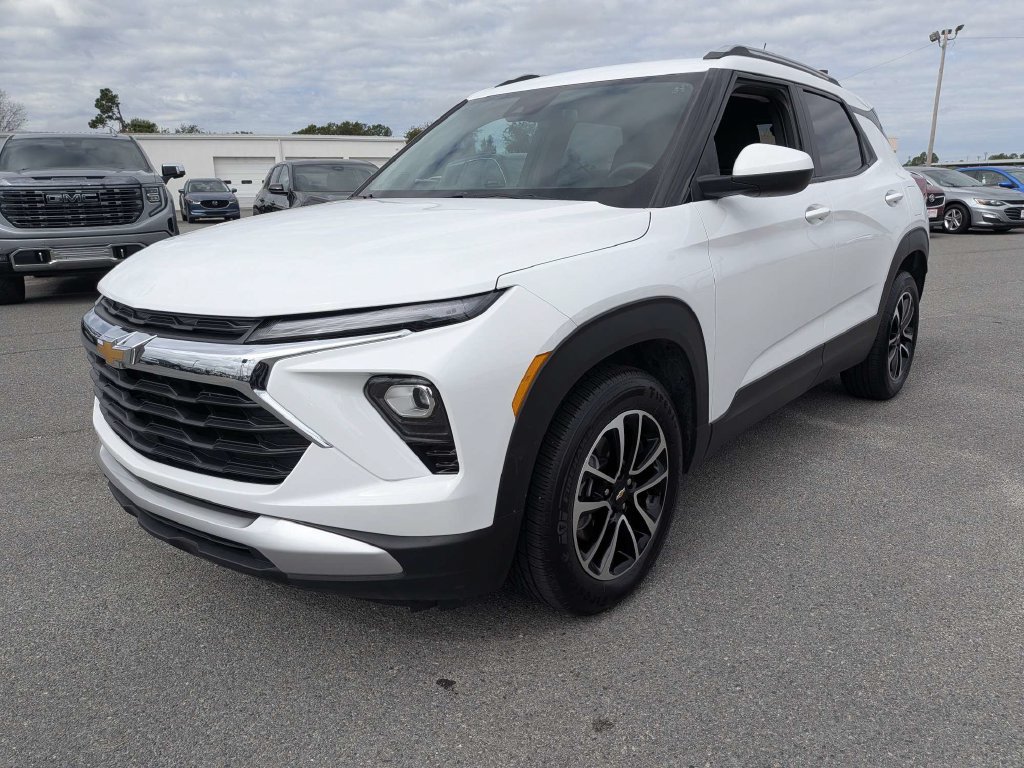Used 2025 Chevrolet TrailBlazer LT FWD image 8