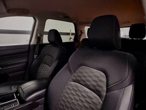 Used 2022 Nissan Pathfinder S FWD image 22
