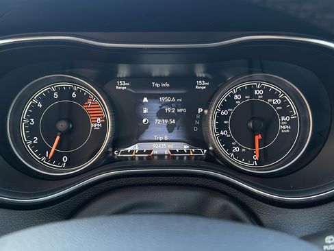 Used 2019 Jeep Cherokee Limited AWD/4WD image 24