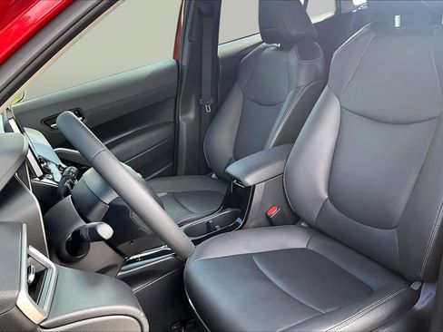 Used 2024 Toyota Corolla Cross XLE w/ Convenience Package AWD/4WD image 8