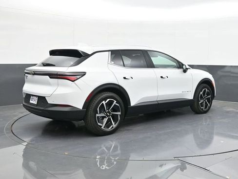 New 2026 Chevrolet Equinox EV LT FWD image 10