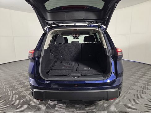 Used 2025 Nissan Rogue SV FWD image 31
